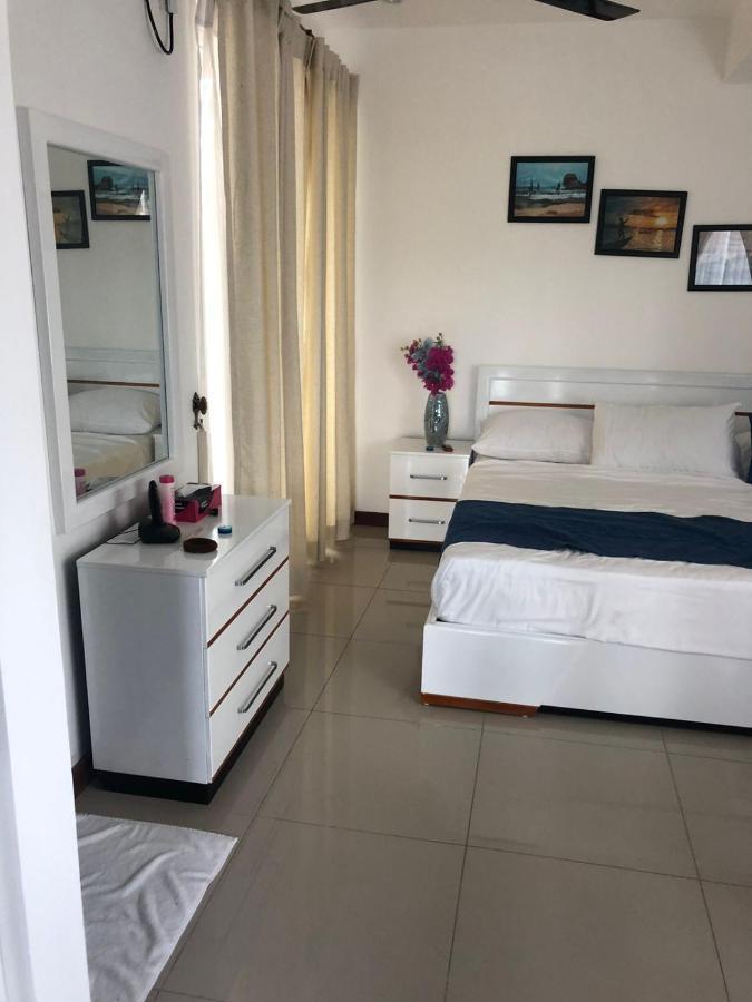 Trincomalee Ocean Front Condos Eksteriør billede
